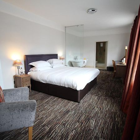 The Saracens Head Hotel Great Dunmow Buitenkant foto