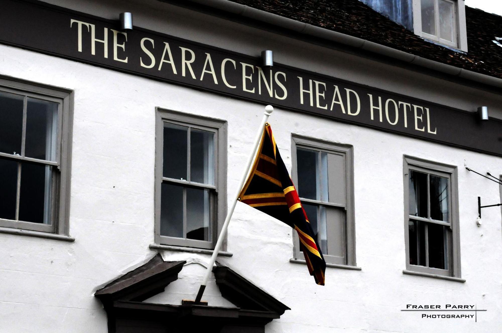 The Saracens Head Hotel Great Dunmow Buitenkant foto