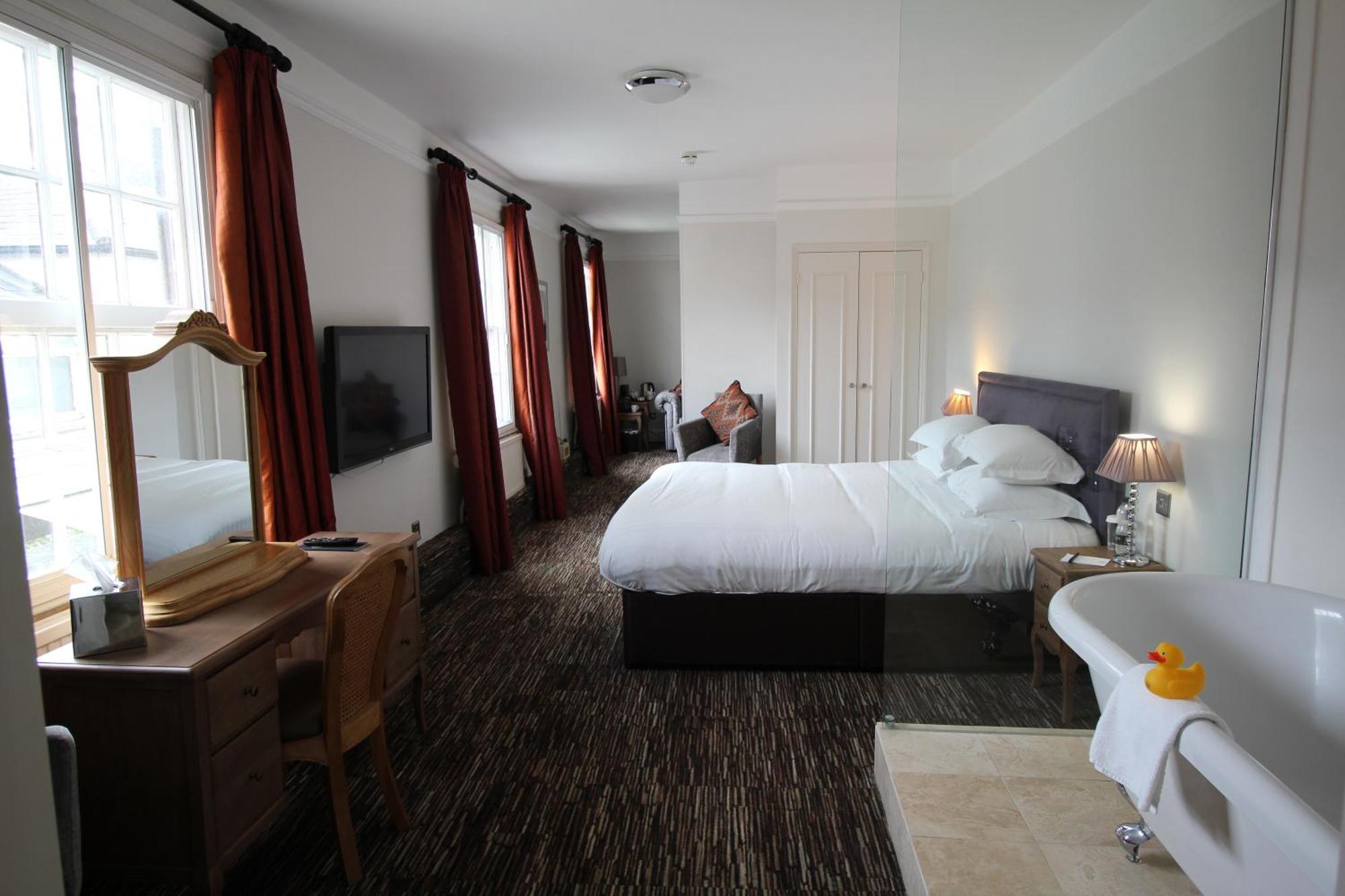 The Saracens Head Hotel Great Dunmow Buitenkant foto