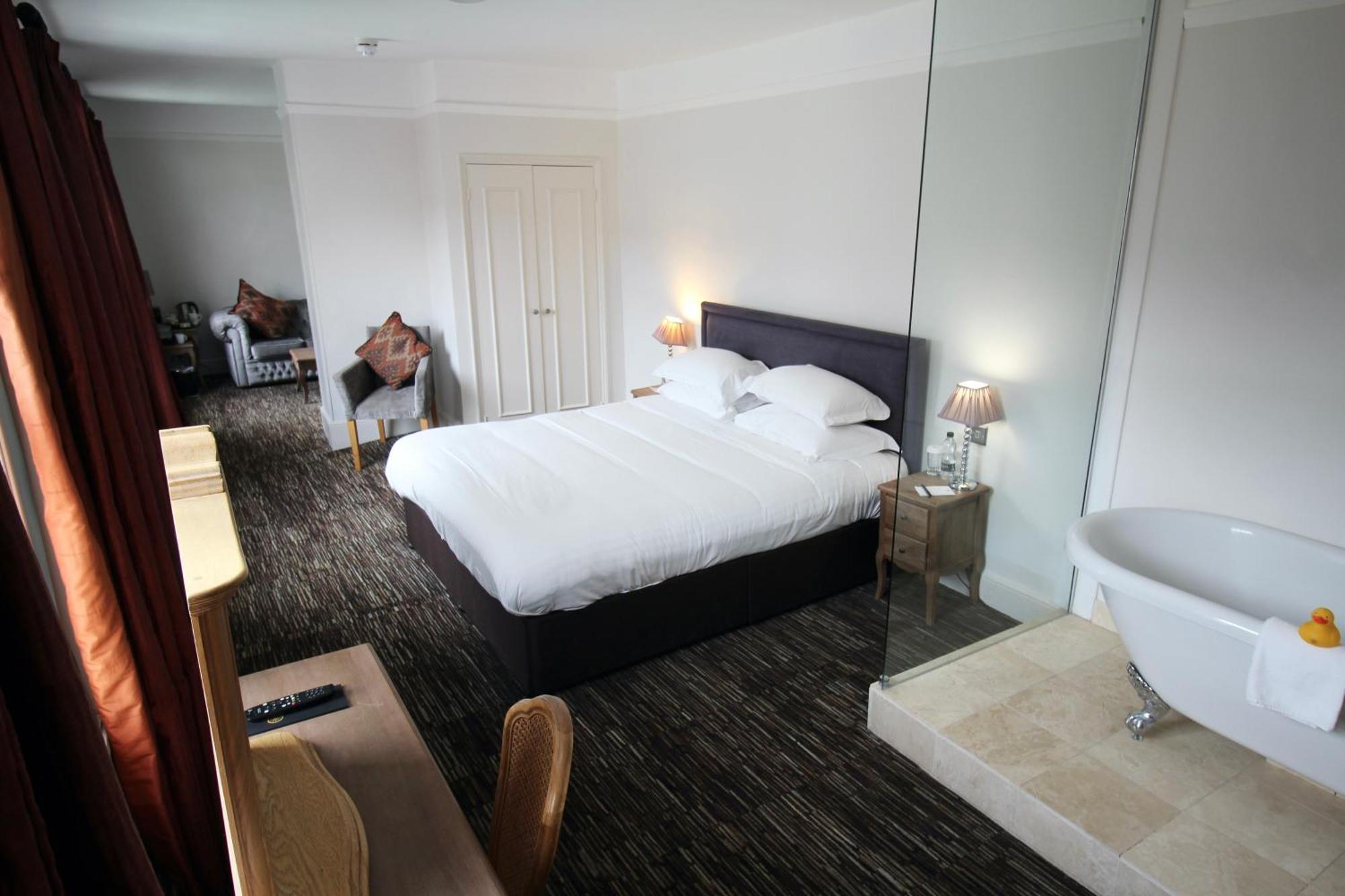 The Saracens Head Hotel Great Dunmow Buitenkant foto