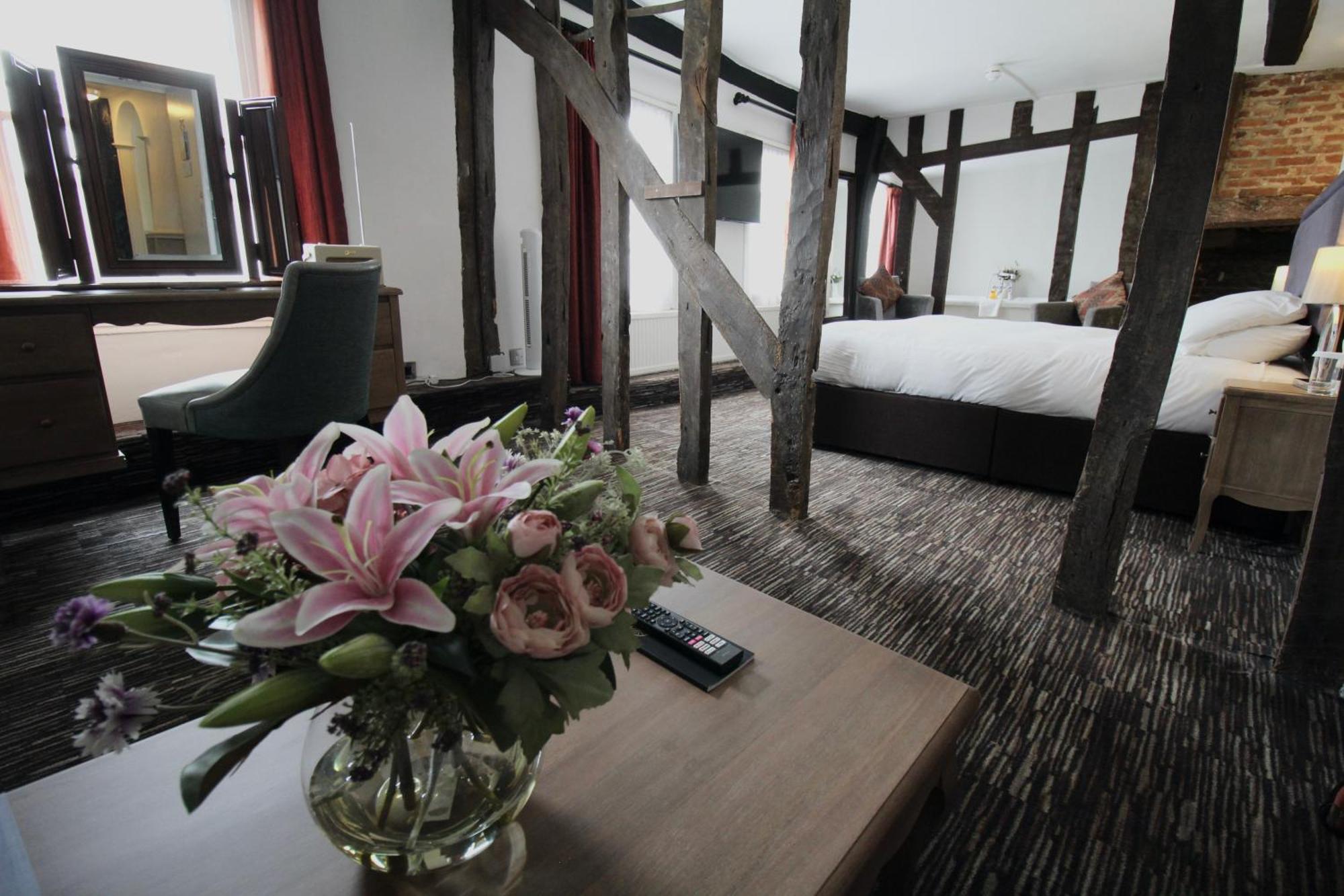 The Saracens Head Hotel Great Dunmow Buitenkant foto