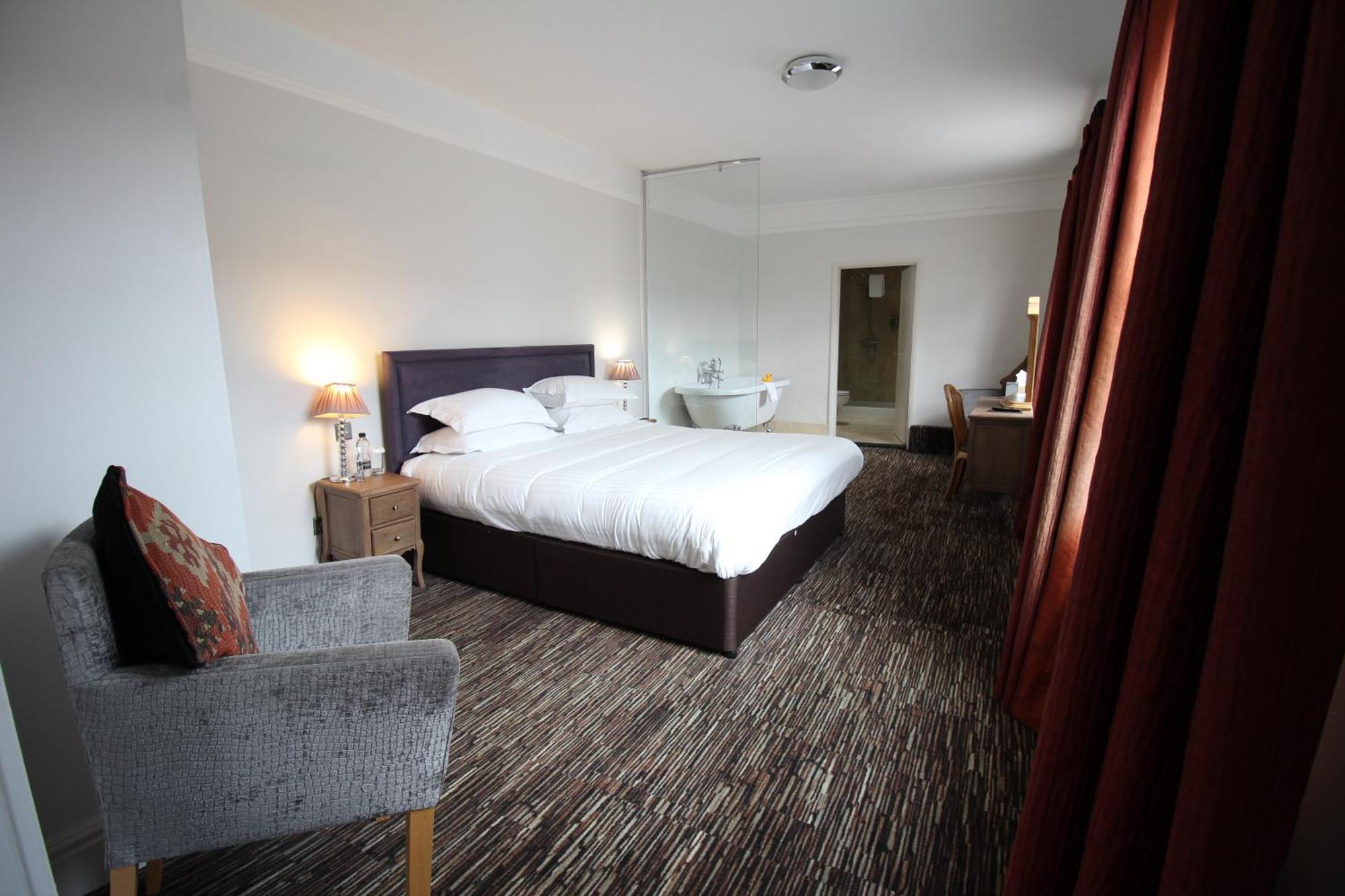 The Saracens Head Hotel Great Dunmow Buitenkant foto