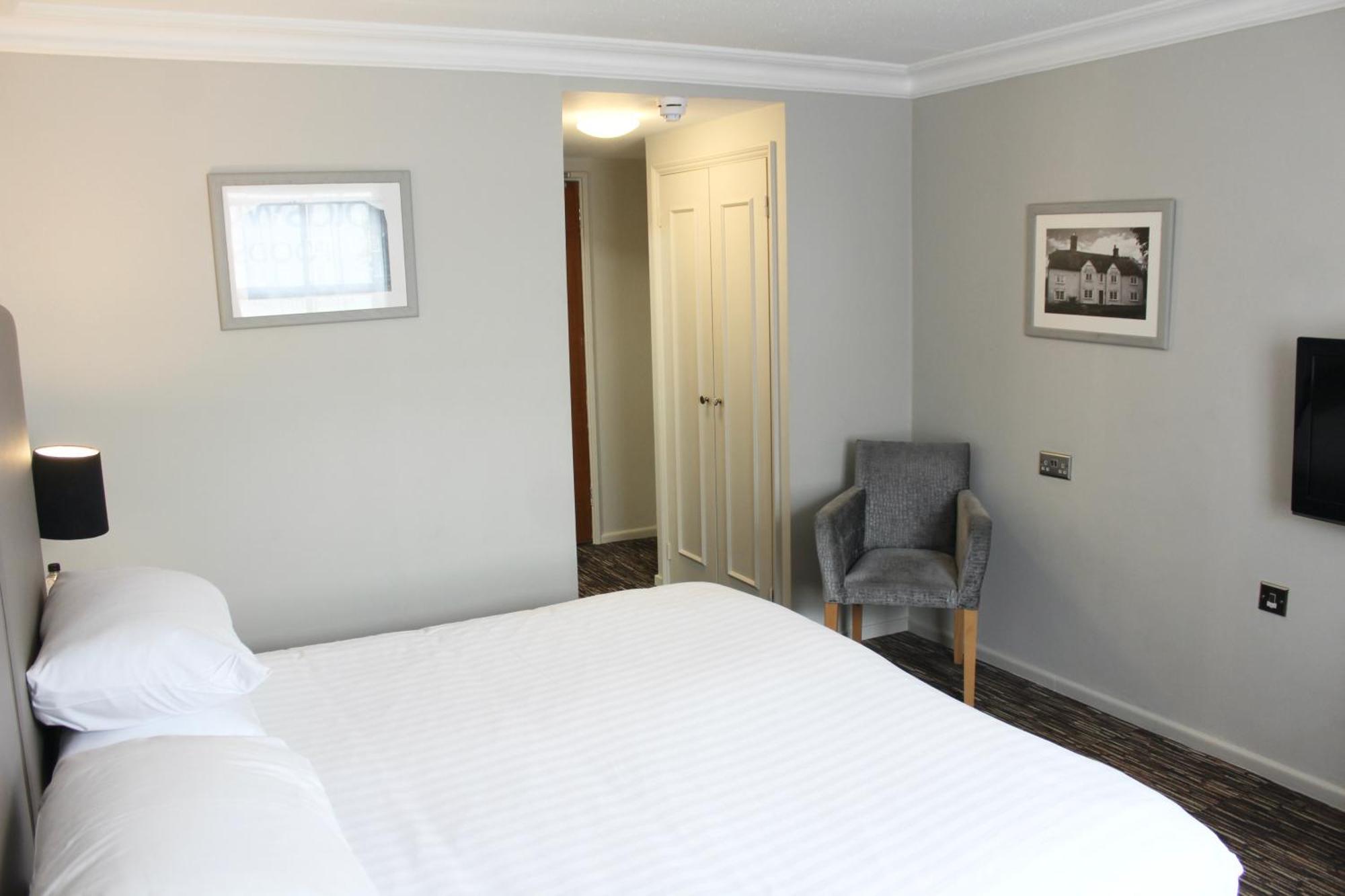 The Saracens Head Hotel Great Dunmow Buitenkant foto