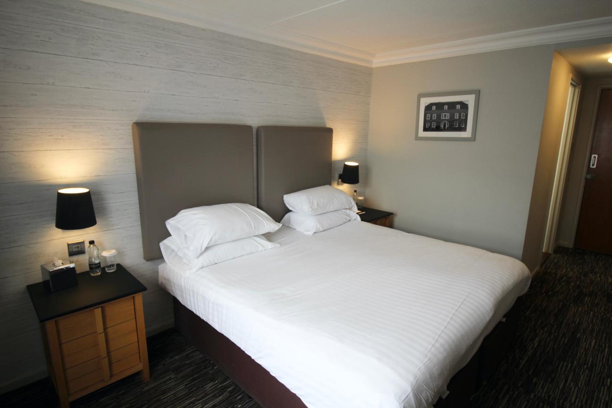 The Saracens Head Hotel Great Dunmow Buitenkant foto