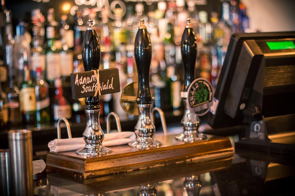 The Saracens Head Hotel Great Dunmow Buitenkant foto
