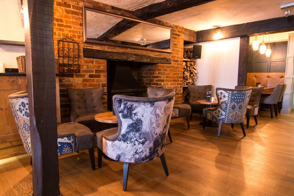 The Saracens Head Hotel Great Dunmow Buitenkant foto