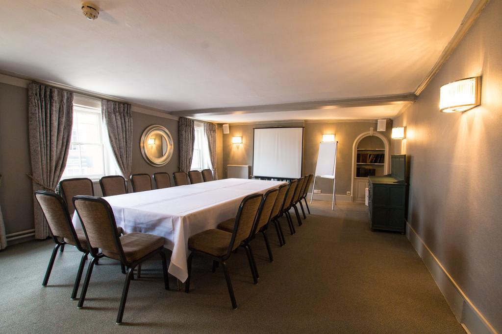 The Saracens Head Hotel Great Dunmow Buitenkant foto