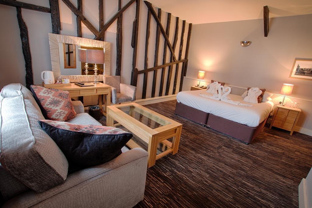 The Saracens Head Hotel Great Dunmow Buitenkant foto