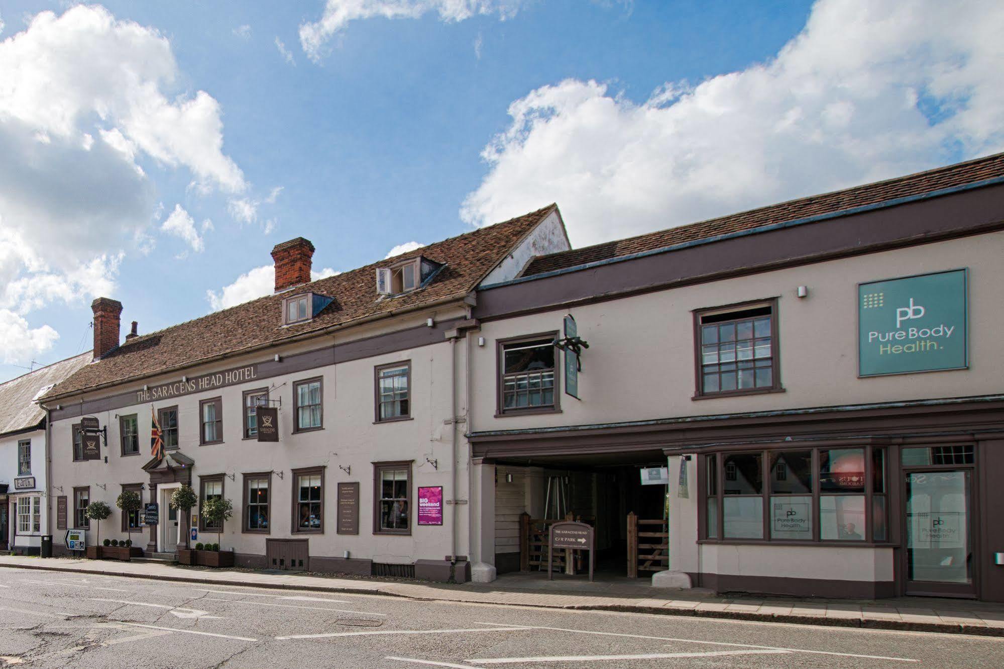 The Saracens Head Hotel Great Dunmow Buitenkant foto